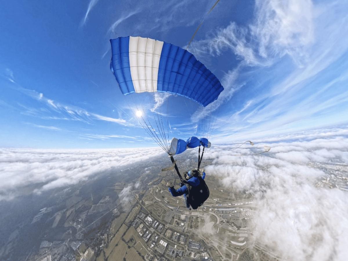🪂 Sautez en parachute au-dessus du Circuit des 24H !