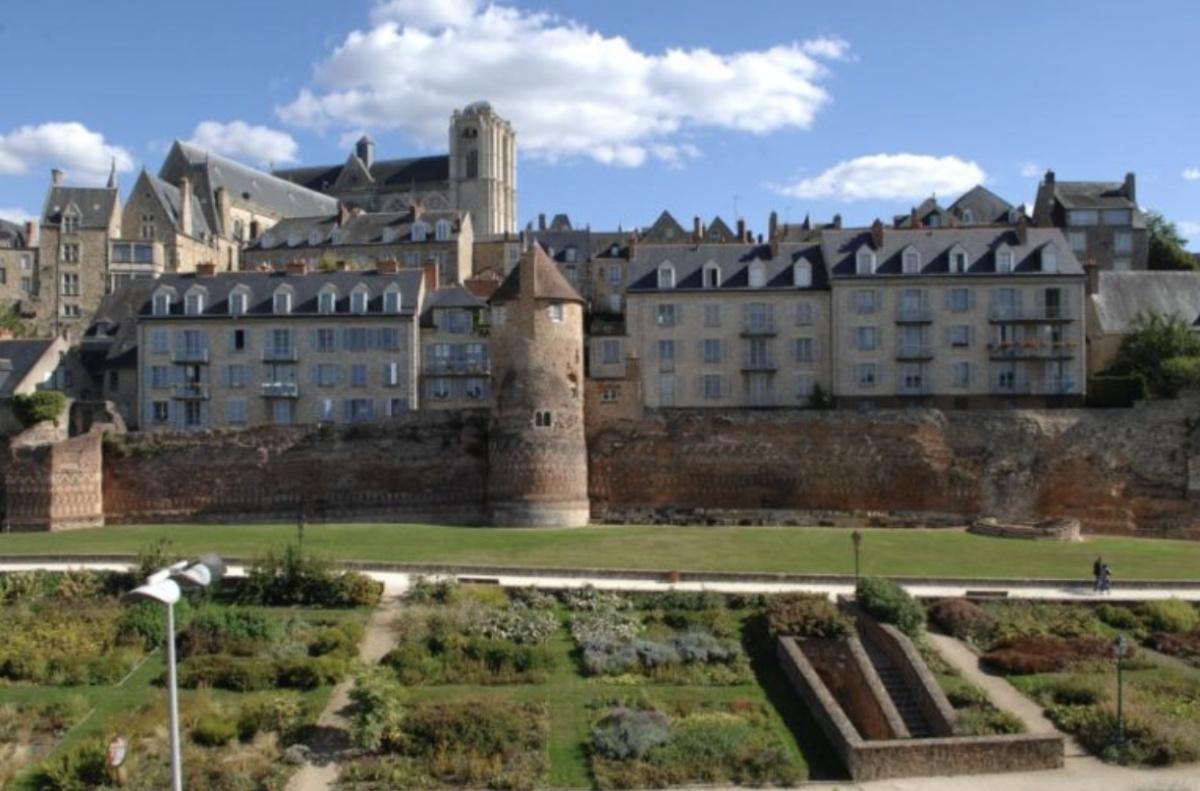 Visite de l'enceinte romaine à la Maison du Pilier-Rouge