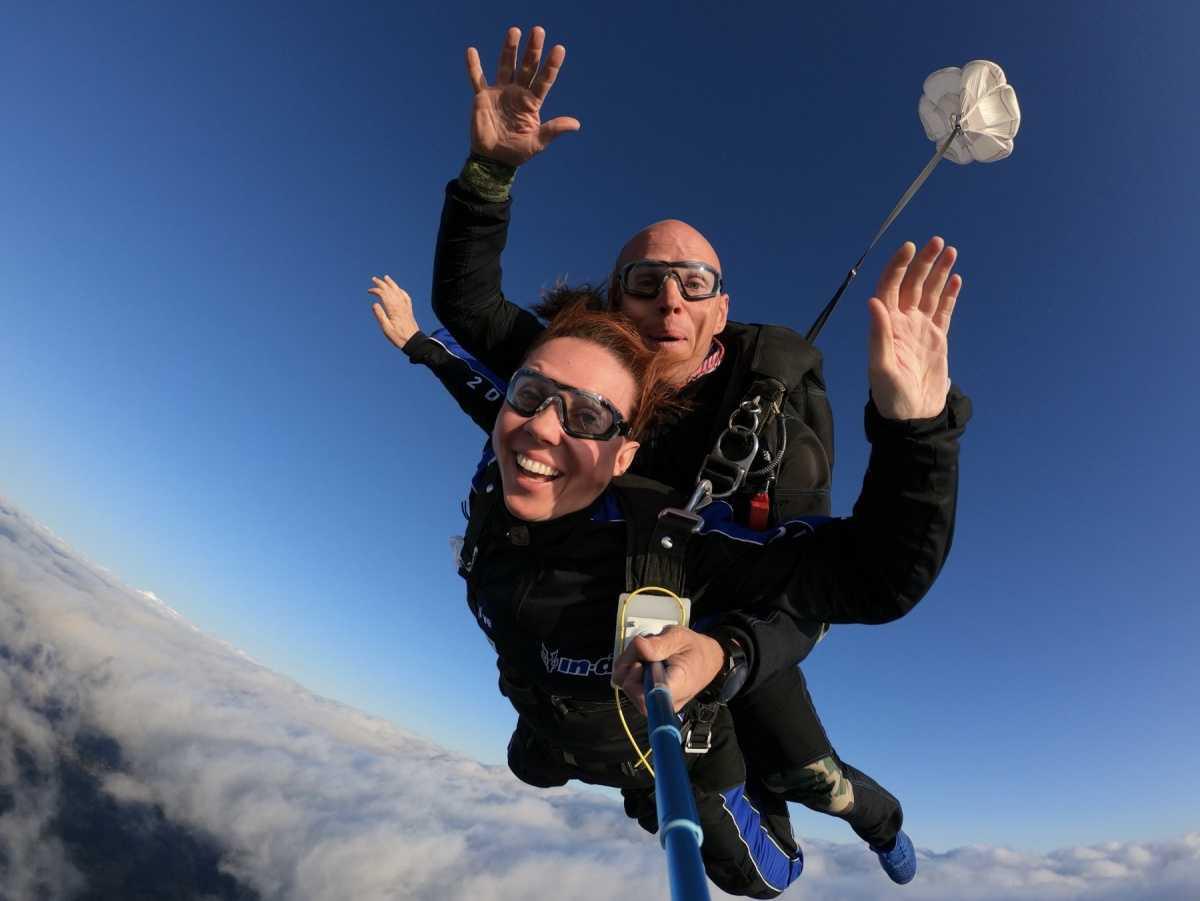 Saut en parachute tandem avec 2Dive Saut en parachute tandem avec 2Dive