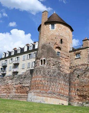Visite flash de l’enceinte romaine au Mans