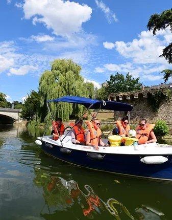 Bateau sur l’eau, la rivière, la rivière... sur la Sarthe au Mans