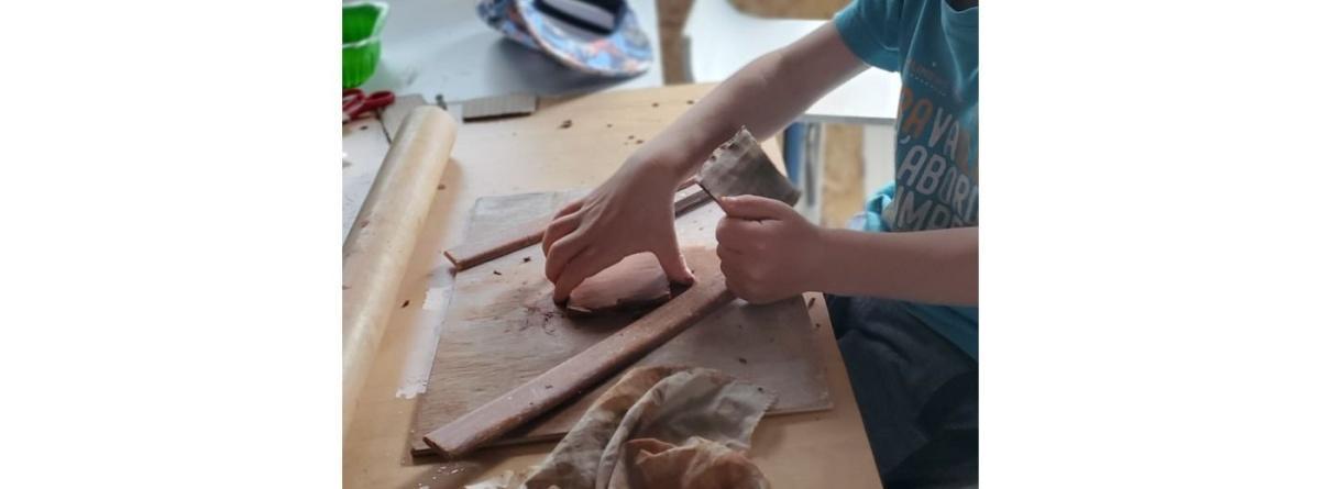 Stages céramique enfant et adulte à L'Écorcée Bleue à Arnage