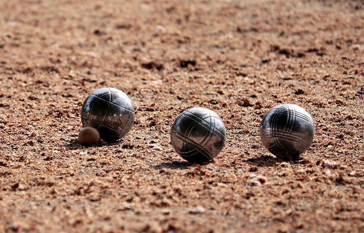Concours de pétanque de l'UNRPA au boulodrome Auguste-Delaune à Arnage Concours de pétanque de l'UNRPA au boulodrome Auguste-Delaune à Arnage