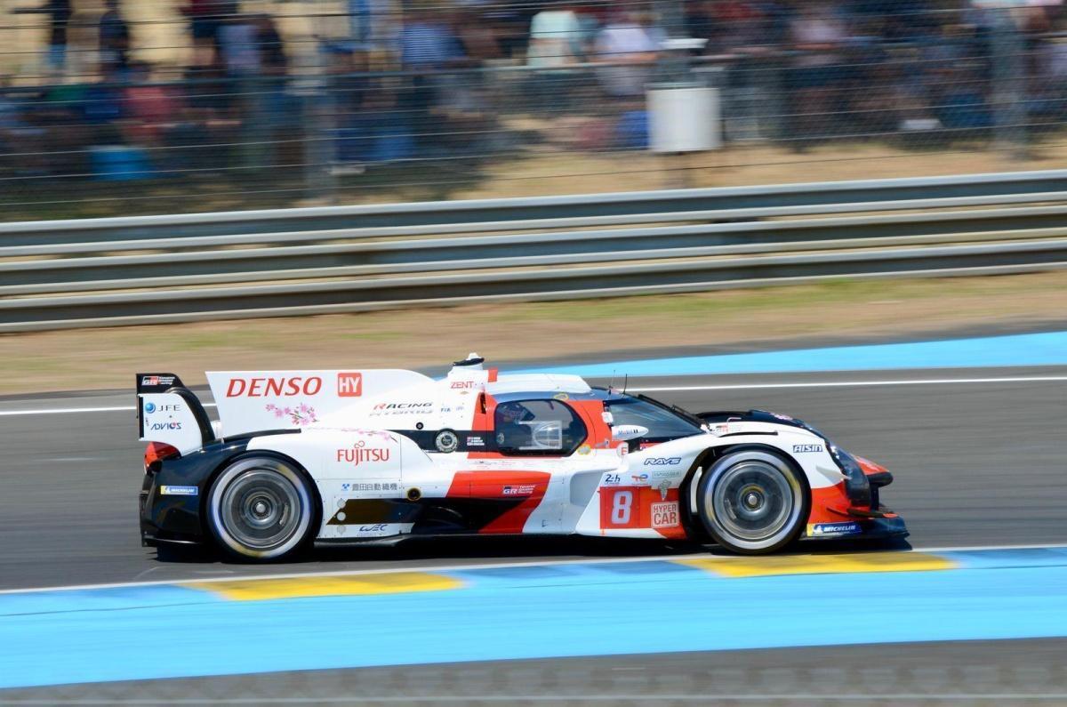 Survol en hélicoptère des 24 Heures du Mans : pendant la course ou toute l'année, et où dormir Survol en hélicoptère des 24 Heures du Mans : pendant la course ou toute l'année, et où dormir