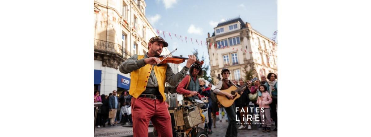 La Rue du livre, spectacles et déambulations au cœur du Mans, dimanche 4 octobre La Rue du livre, spectacles et déambulations au cœur du Mans, dimanche 4 octobre