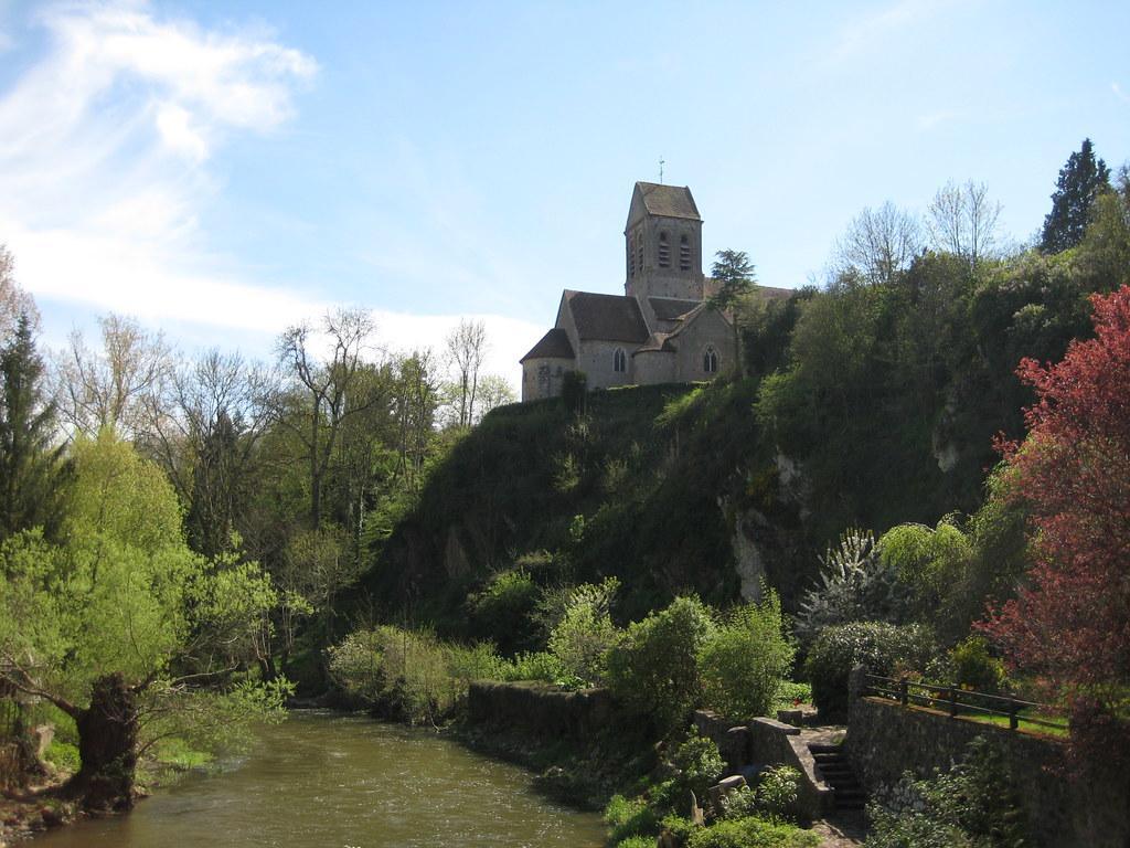 Les Alpes mancelles depuis Le Mans : Saint-Céneri-le-Gérei, randonnées, canoë et où dormir Les Alpes mancelles depuis Le Mans : Saint-Céneri-le-Gérei, randonnées, canoë et où dormir
