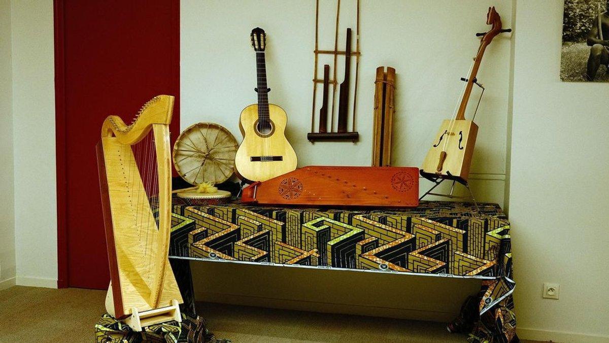 Découvrez le métier de luthier avec Susann au Mans Découvrez le métier de luthier avec Susann au Mans