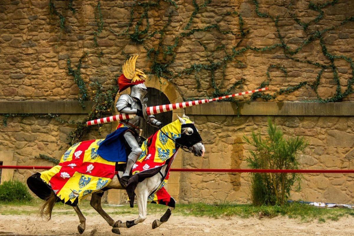 Puy du Fou depuis Le Mans : trajet, billets, Noël 2026, saison 2027 et où dormir Puy du Fou depuis Le Mans : trajet, billets, Noël 2026, saison 2027 et où dormir
