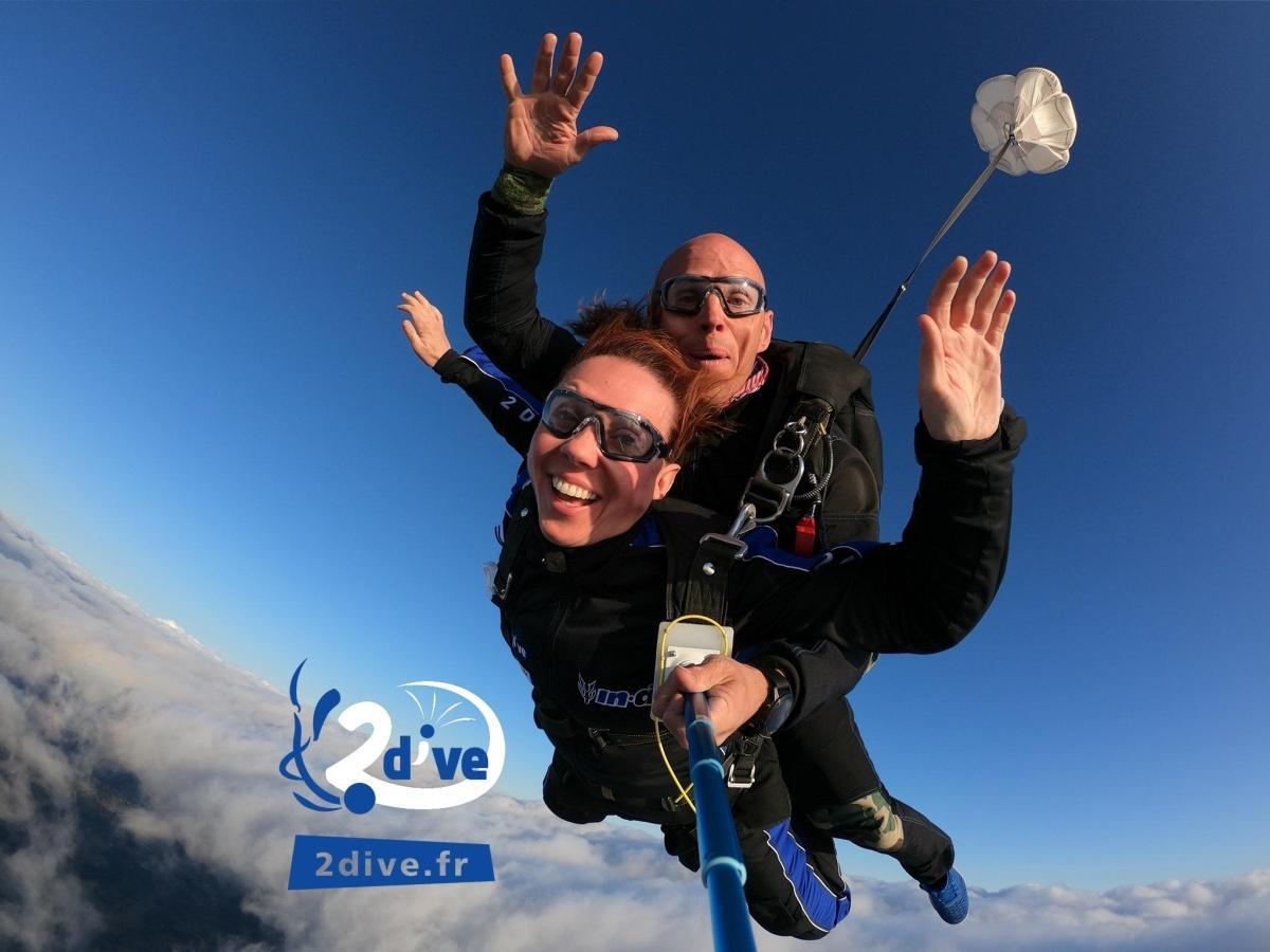 ⭐ Saut en parachute tandem avec 2Dive au Mans ⭐ Saut en parachute tandem avec 2Dive au Mans