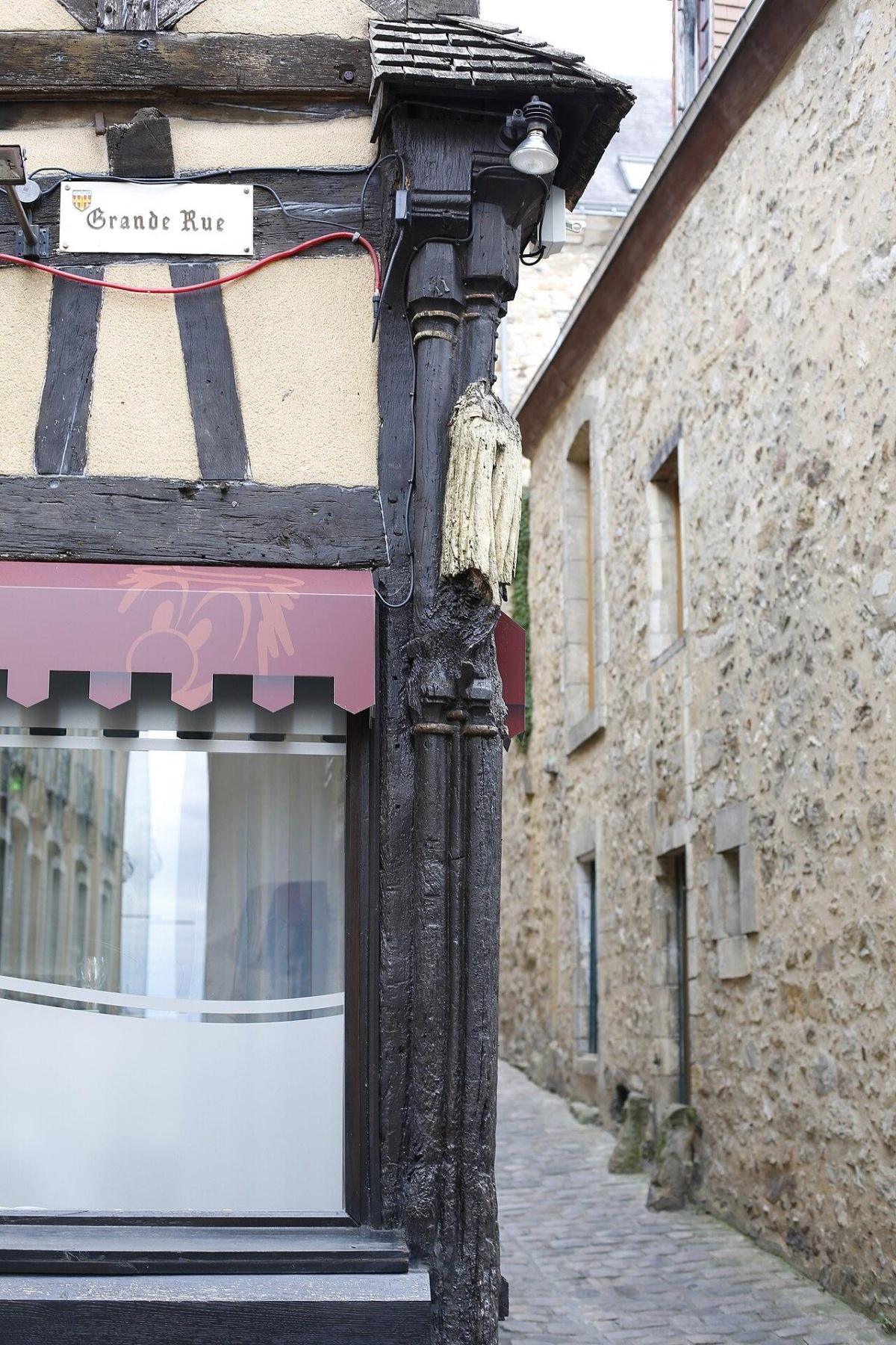Le saviez-vous ? Le Roman comique de Scarron se passe au Mans Le saviez-vous ? Le Roman comique de Scarron se passe au Mans