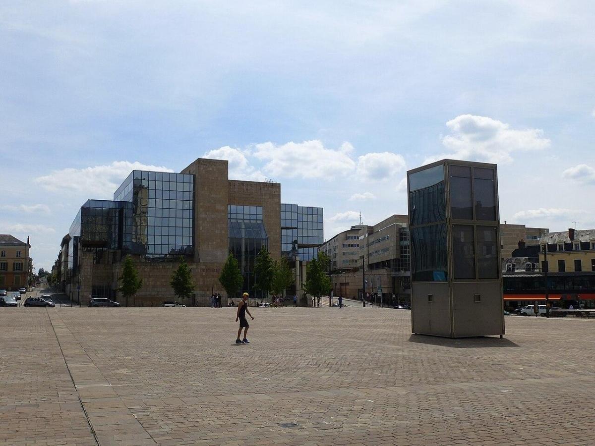 Le saviez-vous ? D’où vient le nom de la place des Jacobins au Mans Le saviez-vous ? D’où vient le nom de la place des Jacobins au Mans