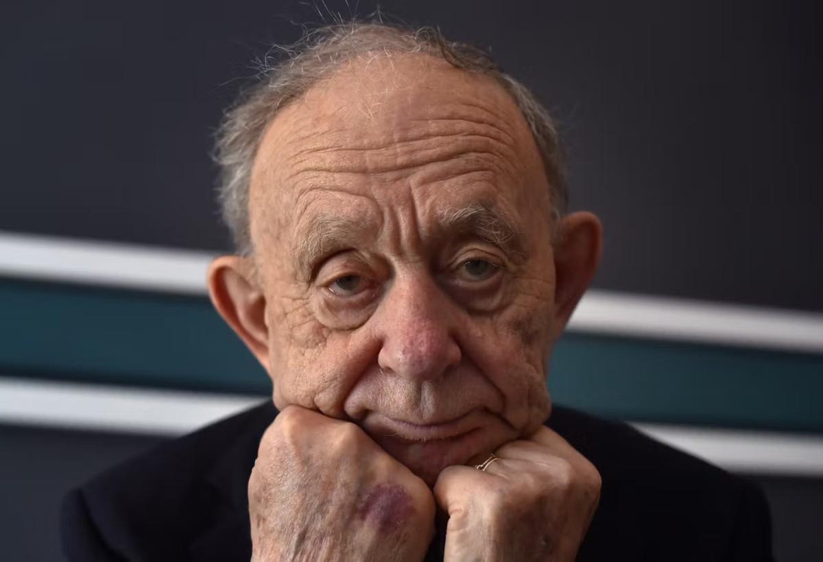 ‎سينما الحبّ البطيء: كيف جعل فريدريك وايزمان المؤسّسات مرآةً للإنسان