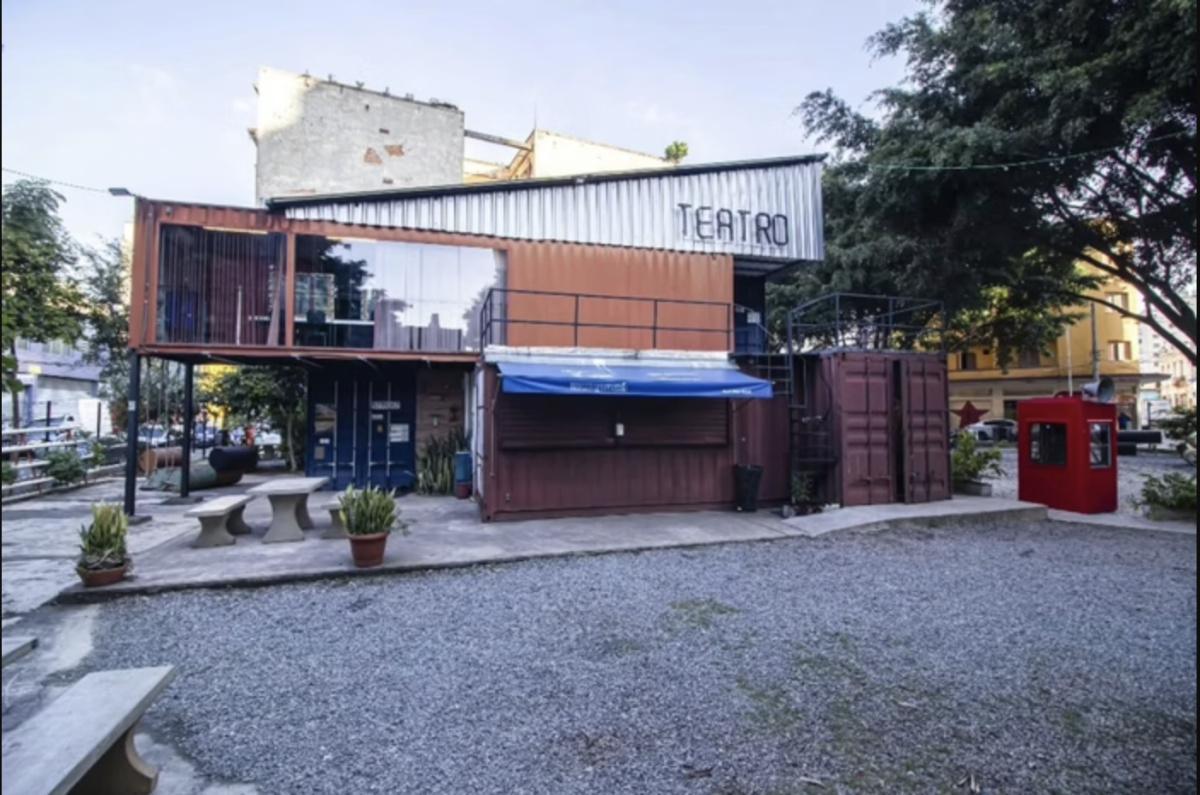 GCM usa spray de pimenta em ação de reintegração no Teatro de Contêiner em SP GCM usa spray de pimenta em ação de reintegração no Teatro de Contêiner em SP