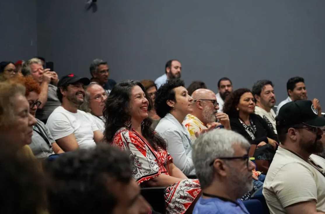 BRASIL: UMA FORTALEZA DE GRUPOS DE TEATRO BRASIL: UMA FORTALEZA DE GRUPOS DE TEATRO