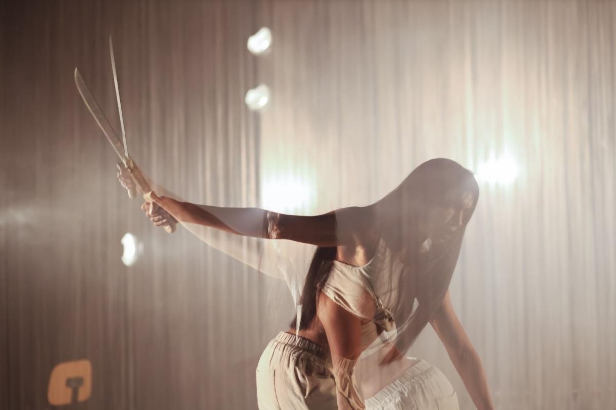 "AZIRA’I”, solo da artista indígena Zahy Tentehar, será apresentado em Fortaleza "AZIRA’I”, solo da artista indígena Zahy Tentehar, será apresentado em Fortaleza