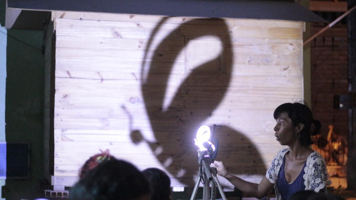 Oficina e mostra de teatro de sombras chegam a Pacatuba e Maranguape