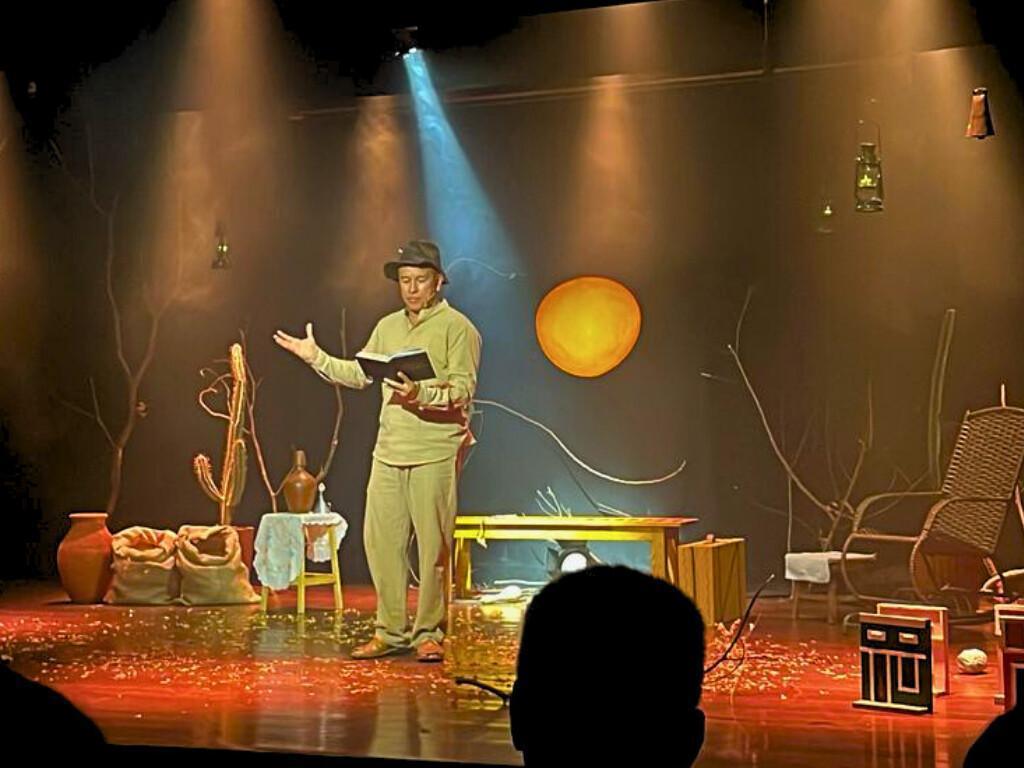 Edmilson Filho estreia monólogo sobre espiritualidade popular nordestina em Fortaleza