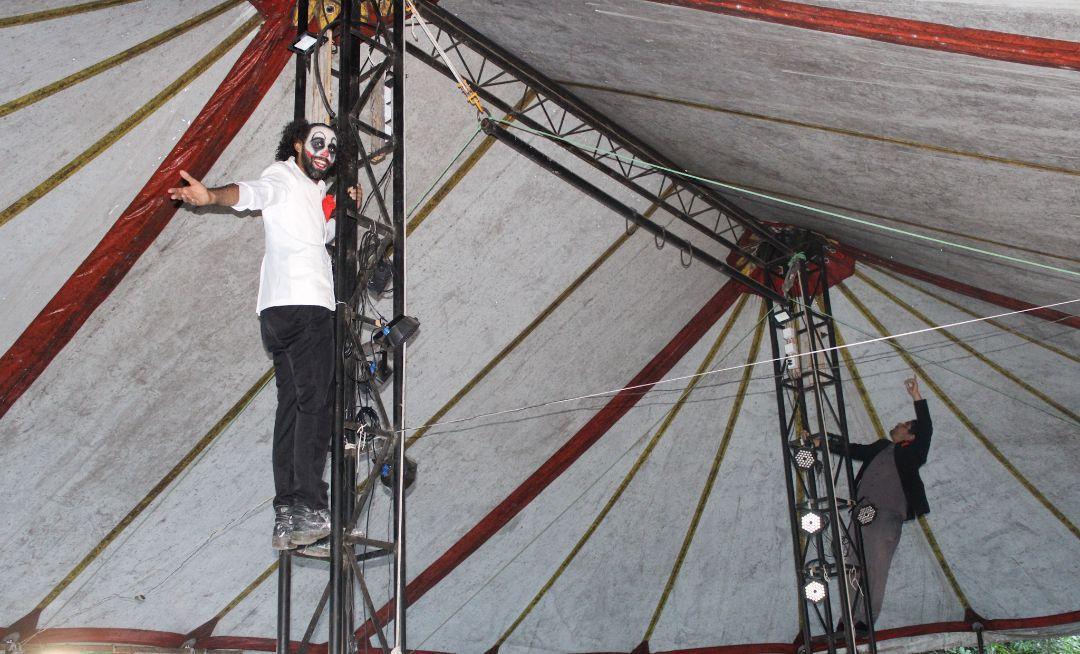 Palhaços ocupa a Sala Nadir Papi Saboya com tragicomédia sobre trabalho e identidade Palhaços ocupa a Sala Nadir Papi Saboya com tragicomédia sobre trabalho e identidade