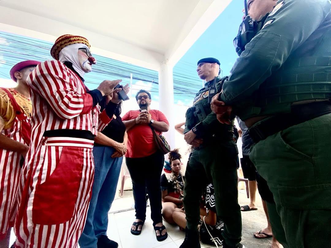 Trabalhadores da cultura ocupam Secretaria em Caucaia e denunciam abandono de políticas culturais Trabalhadores da cultura ocupam Secretaria em Caucaia e denunciam abandono de políticas culturais