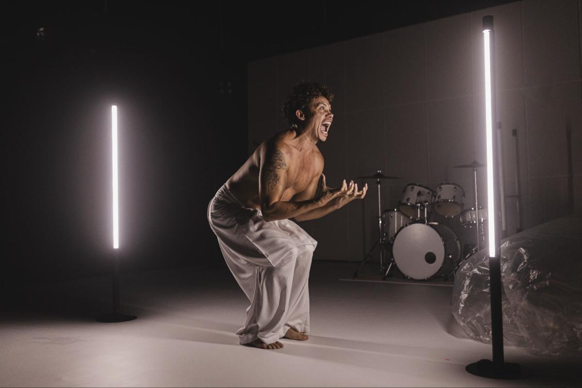 Silvero Pereira apresenta “O Pequeno Monstro” no Theatro José de Alencar