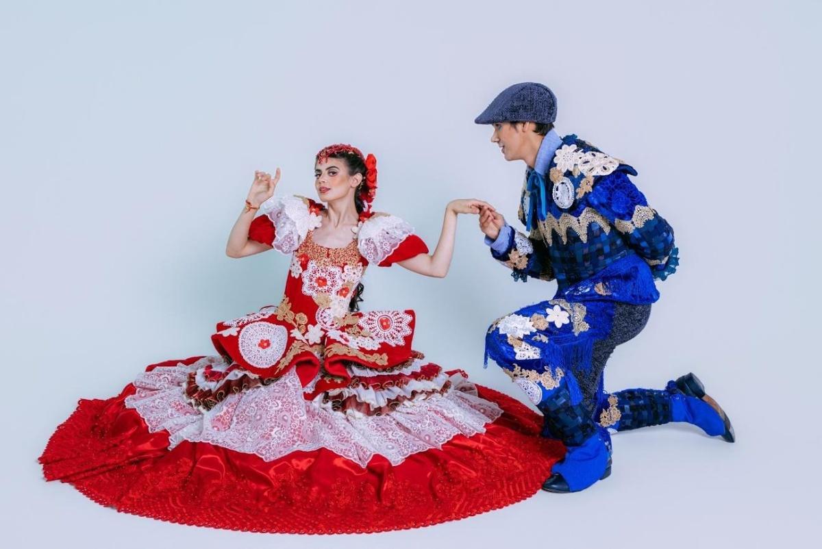 Rivalidade dos bois de Parintins inspira releitura de “Romeu e Julieta” em musical que estreia em Fortaleza