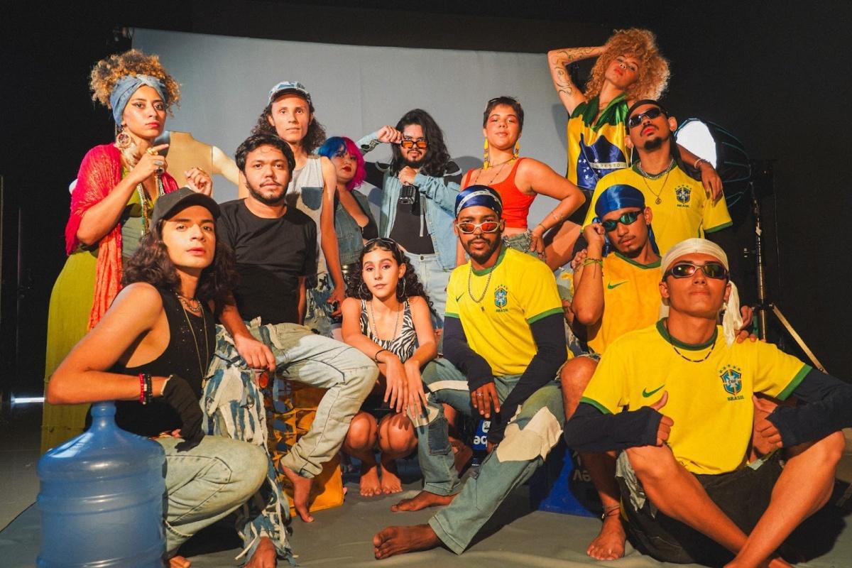 Espetáculo teatral “Brasil com S”, desenvolvido na Porto Iracema, estreia com narrativa sobre resistência da juventude periférica Espetáculo teatral “Brasil com S”, desenvolvido na Porto Iracema, estreia com narrativa sobre resistência da juventude periférica