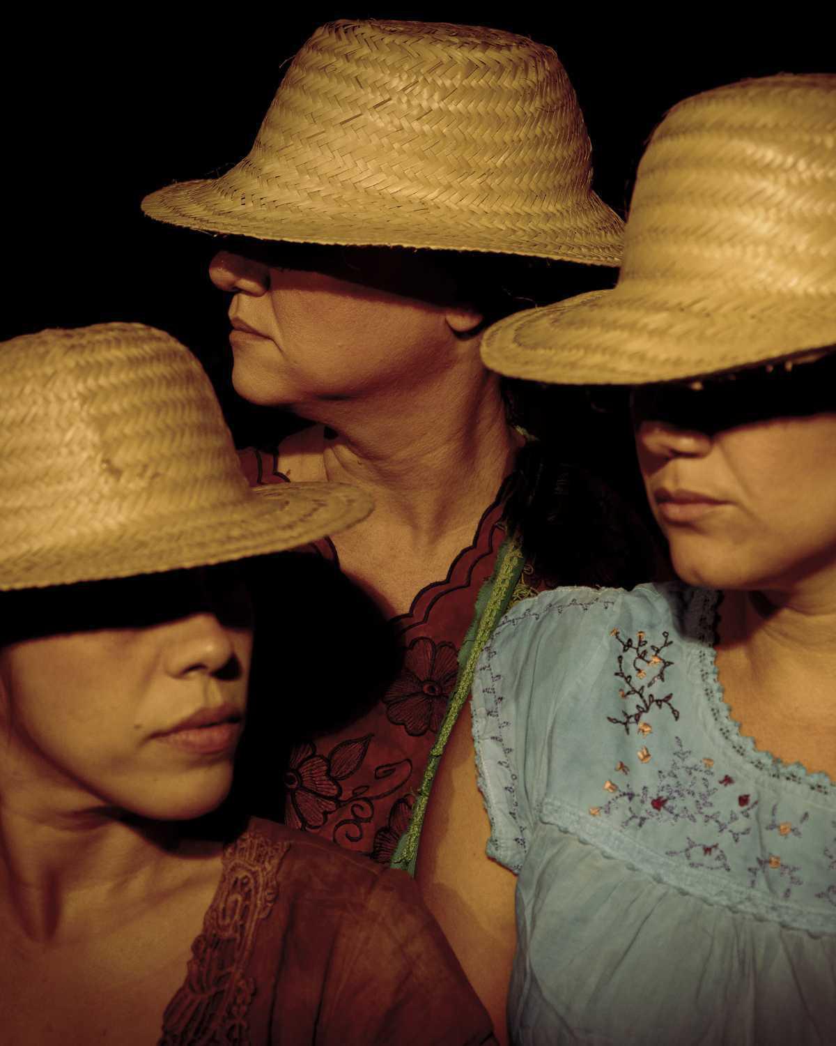 “Terra Mulher” aborda resistência feminina no Teatro CCBNB Fortaleza “Terra Mulher” aborda resistência feminina no Teatro CCBNB Fortaleza