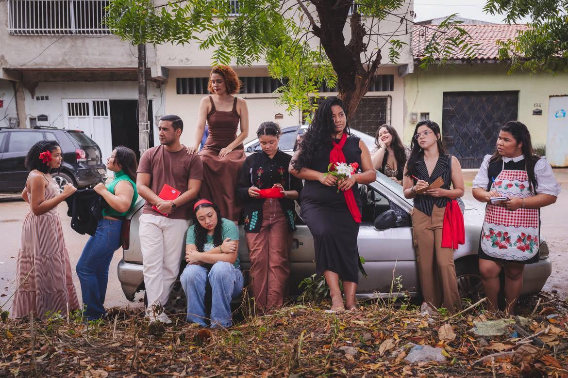 Vivências pessoais ganham o palco em espetáculo estrelado por estreantes