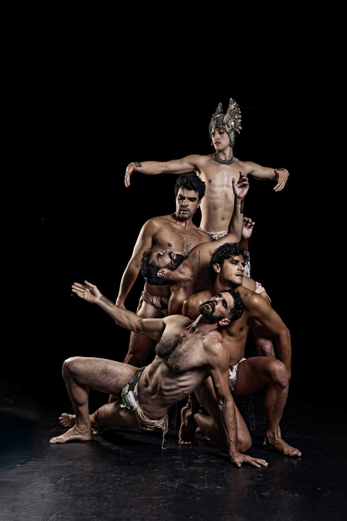 "Romeu e Romeu" reinventa Shakespeare em uma história de amor que desafia todas as regras