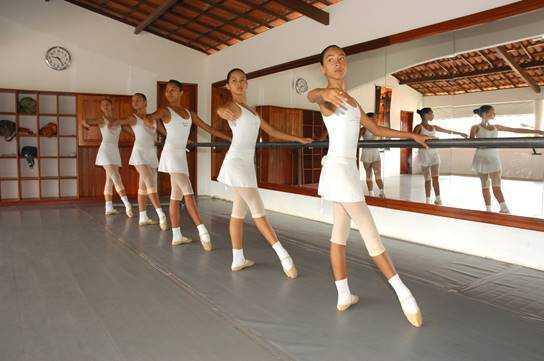 Seminário Nacional de Dança de Paracuru discute o futuro do ensino da dança, de 13 a 15 de agosto Seminário Nacional de Dança de Paracuru discute o futuro do ensino da dança, de 13 a 15 de agosto