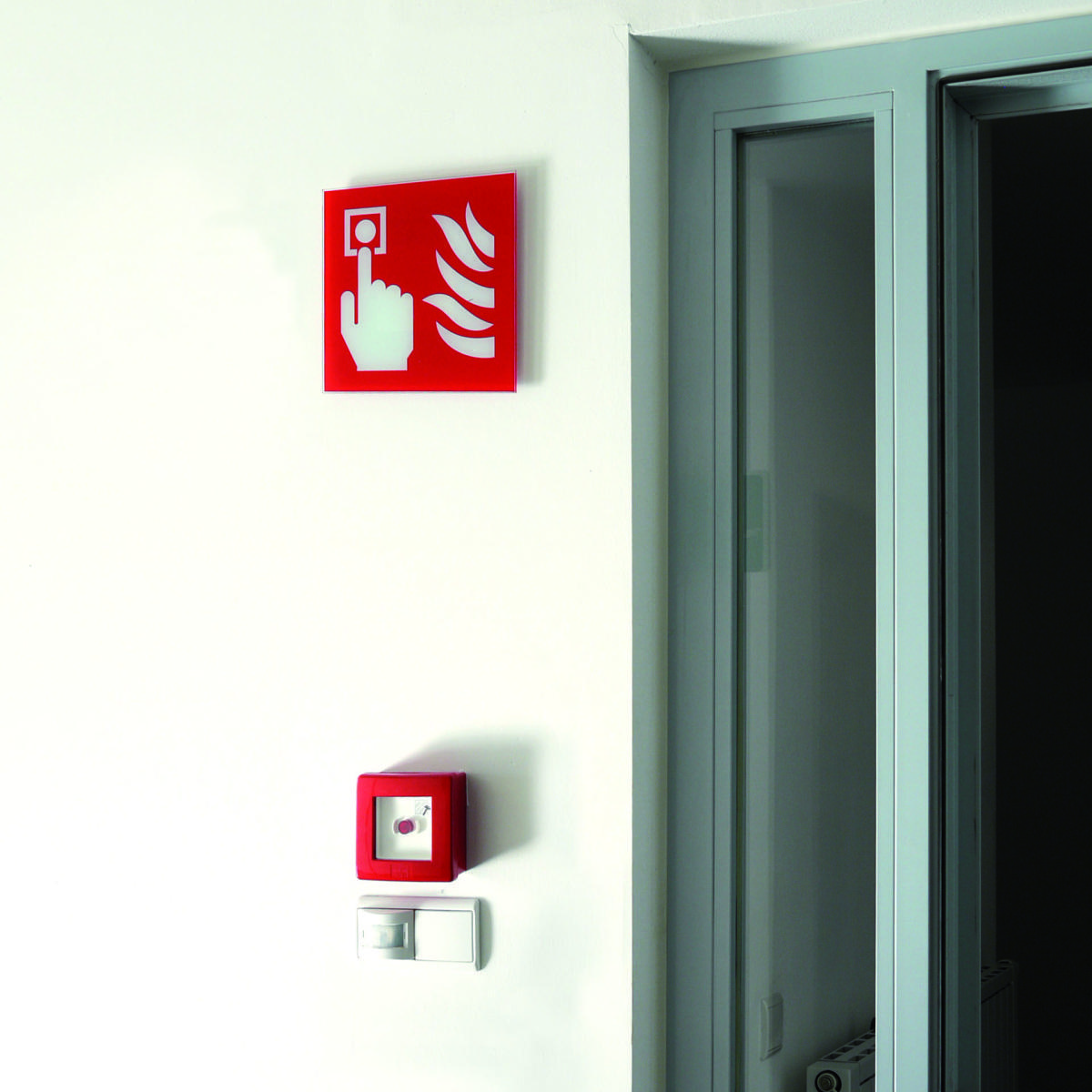 Segnaletica di Sicurezza in Vetro Temperato Segnaletica di Sicurezza in Vetro Temperato