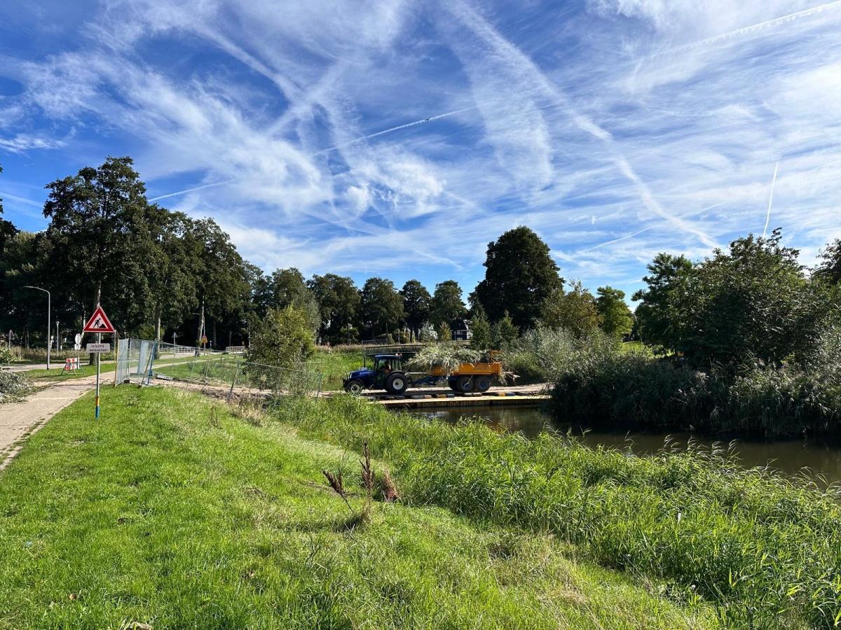 Speelheuvel, wandelpaden en vlindertuin in Leemwierde