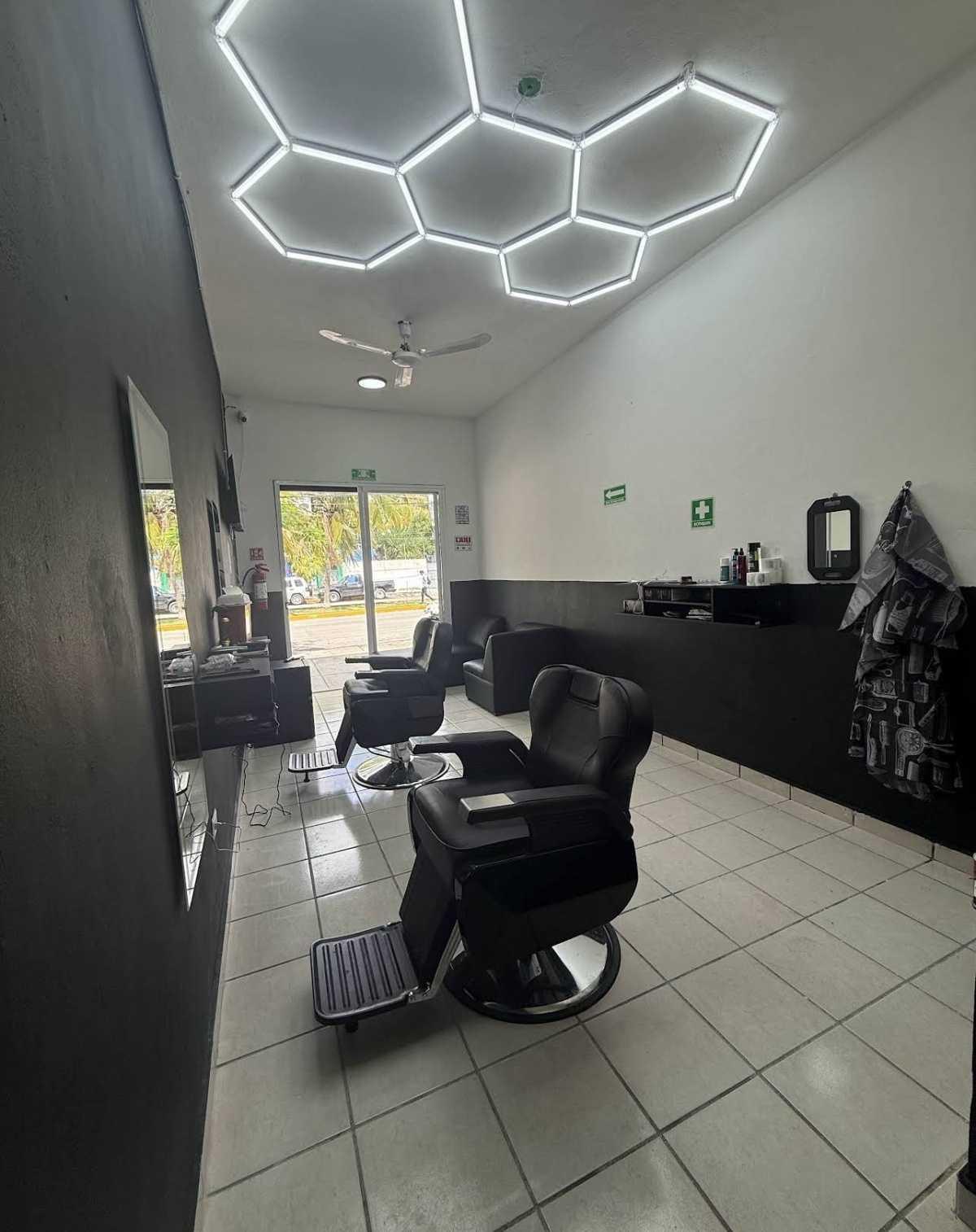 Barber Men’s Barber Men’s