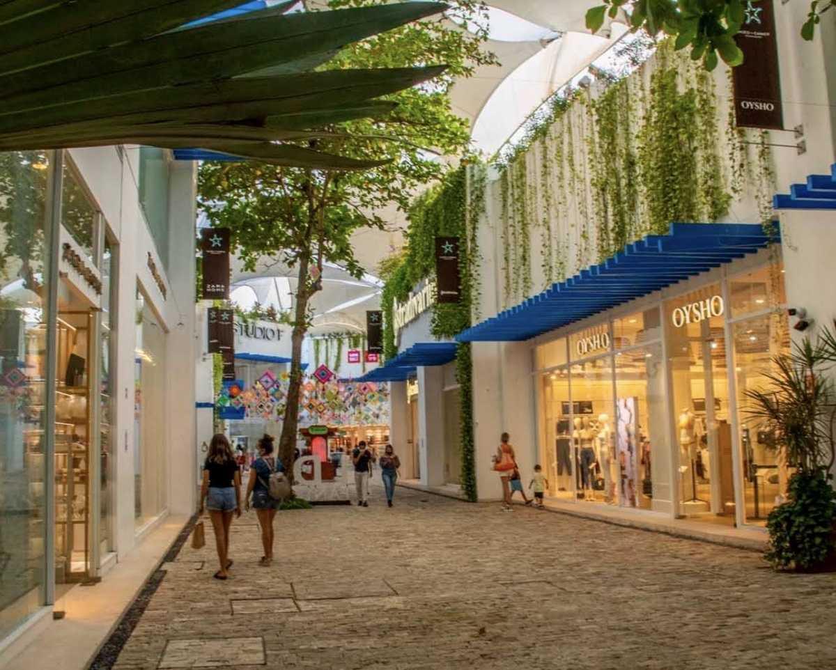 Paseo del Carmen Shopping Mall Paseo del Carmen Shopping Mall
