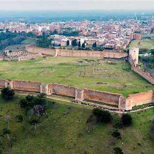 Il Castello di Lucera, la fortezza Sveva-Angioina - Lucera Castle, the Swabian-Angevin fortress