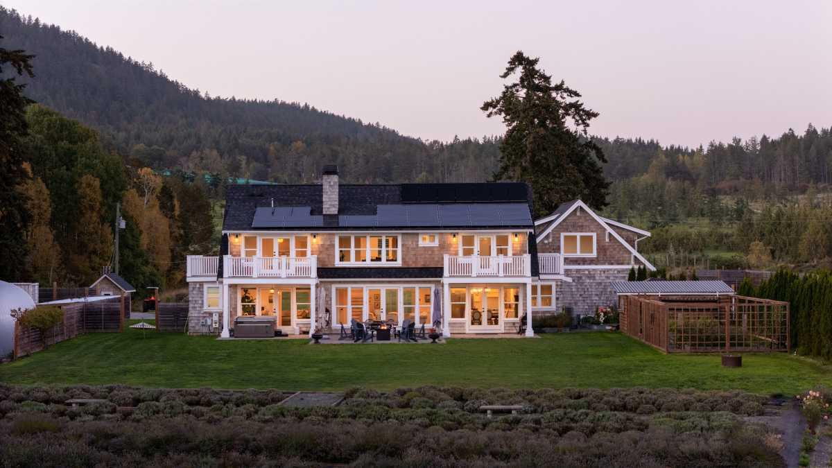 Traditionally Timeless Traditionally Timeless