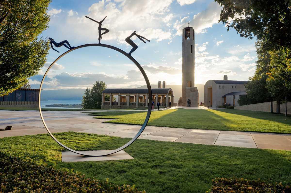 The Award-Winning 2020 Oculus: A Canadian Milestone The Award-Winning 2020 Oculus: A Canadian Milestone