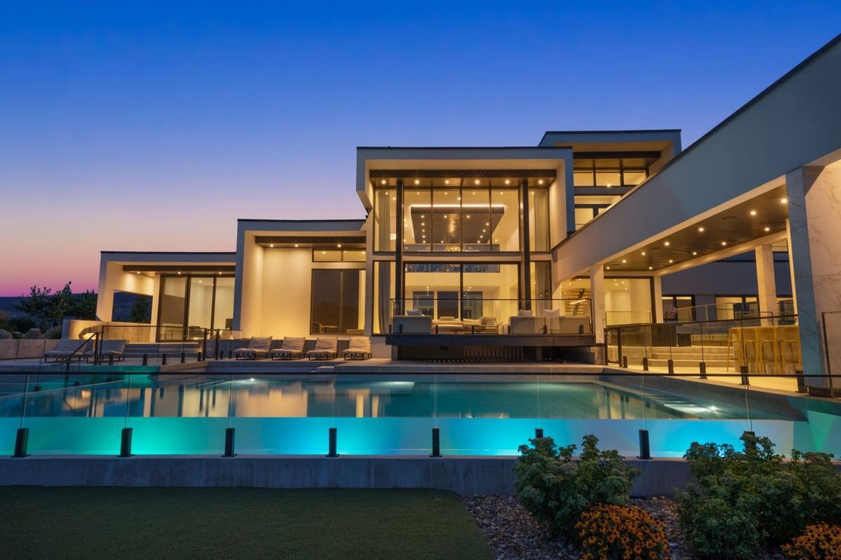 Les Deux Pins: An Architectural Masterpiece by All Elements