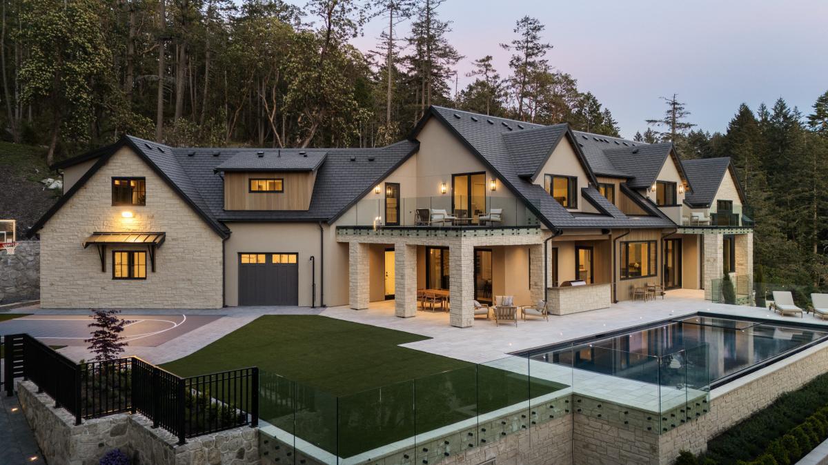 A Sanctuary
Sculpted
into the Rock A Sanctuary
Sculpted
into the Rock