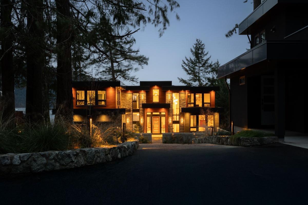 Blaise McDonald: Shaping the
Future of
MAC Reno
Design Build
with
Vision & Heart Blaise McDonald: Shaping the
Future of
MAC Reno
Design Build
with
Vision & Heart