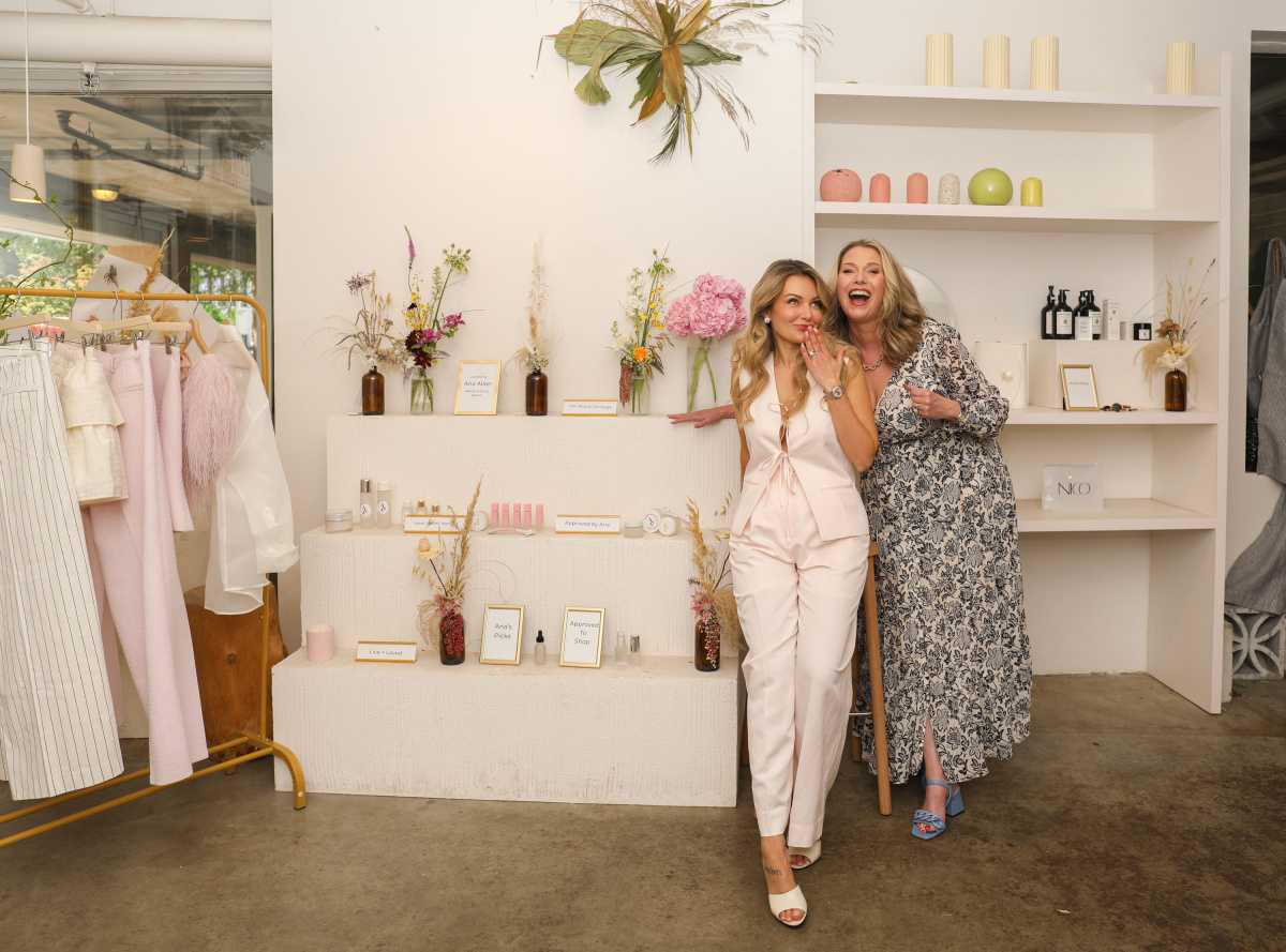 The Language of
Confidence & Connection The Language of
Confidence & Connection