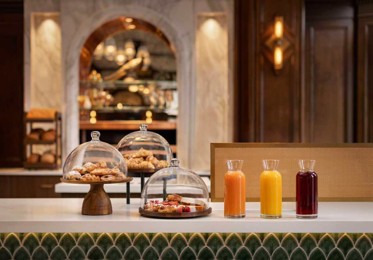 Where Sunrise
Meets Spice Where Sunrise
Meets Spice