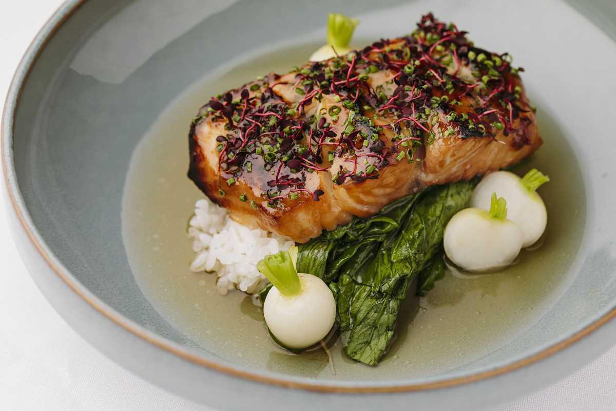 From Frigid Waters
to Refined Plates From Frigid Waters
to Refined Plates