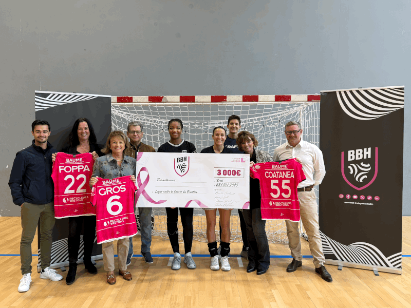 Remise du chèque de 3 000 € à la Ligue contre le cancer du Finistère Remise du chèque de 3 000 € à la Ligue contre le cancer du Finistère