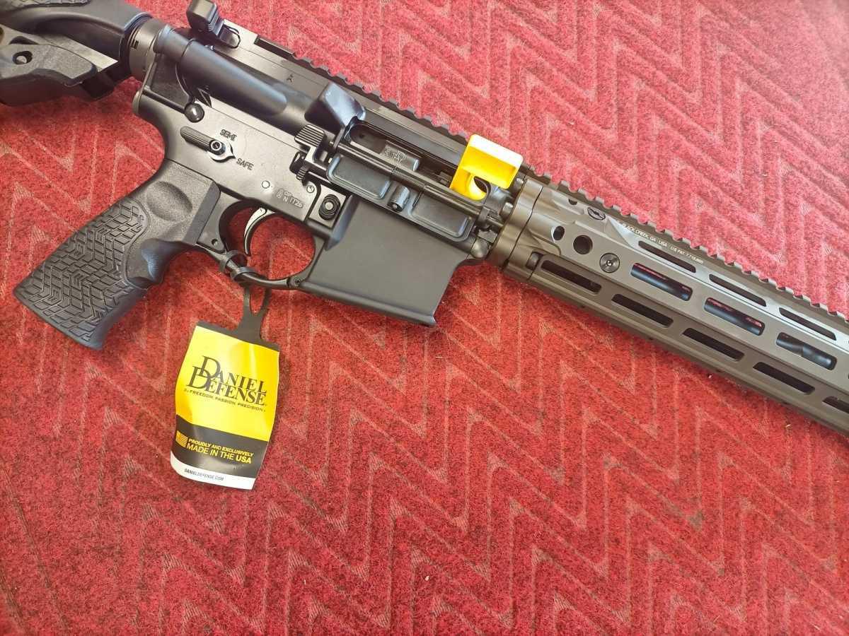 Daniel Defense carabina DD4 RIII-S 12.5" calibro .223REM Daniel Defense carabina DD4 RIII-S 12.5" calibro .223REM