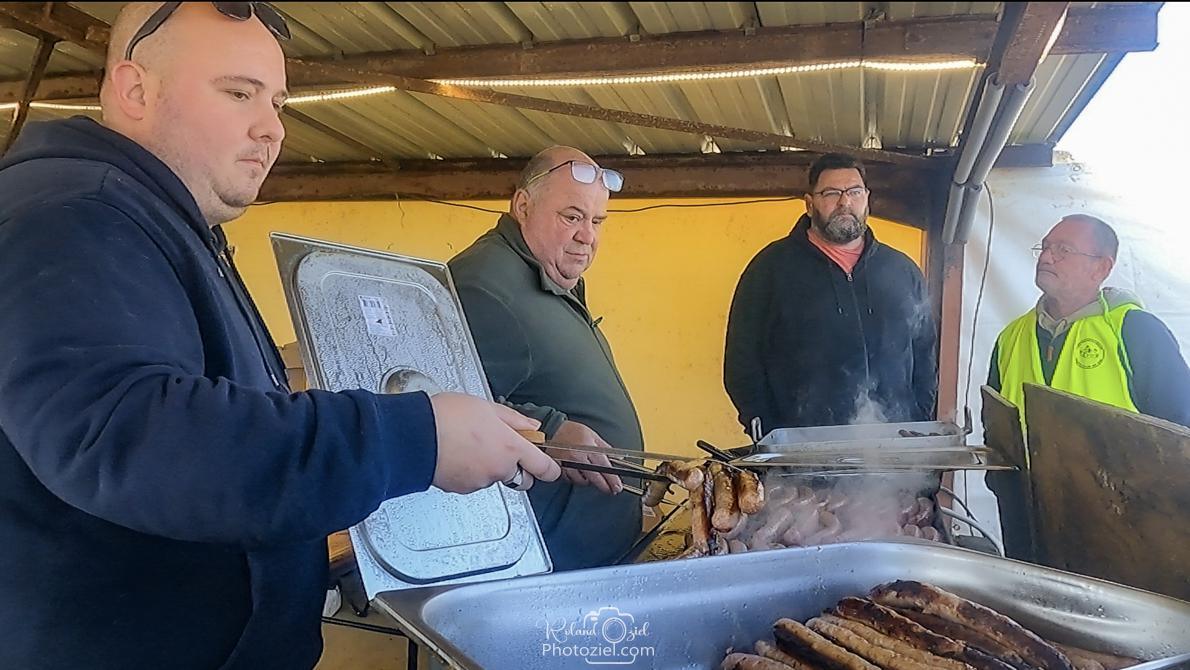 Benevoles-saucisses-1