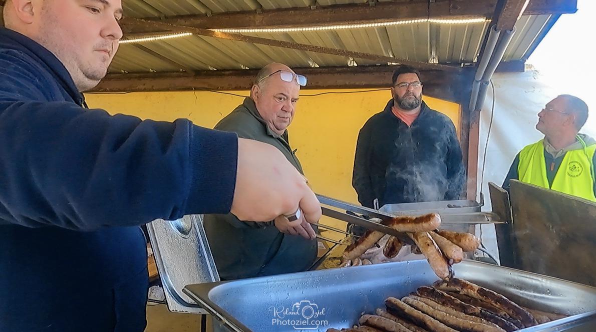 Benevoles-saucisses-2