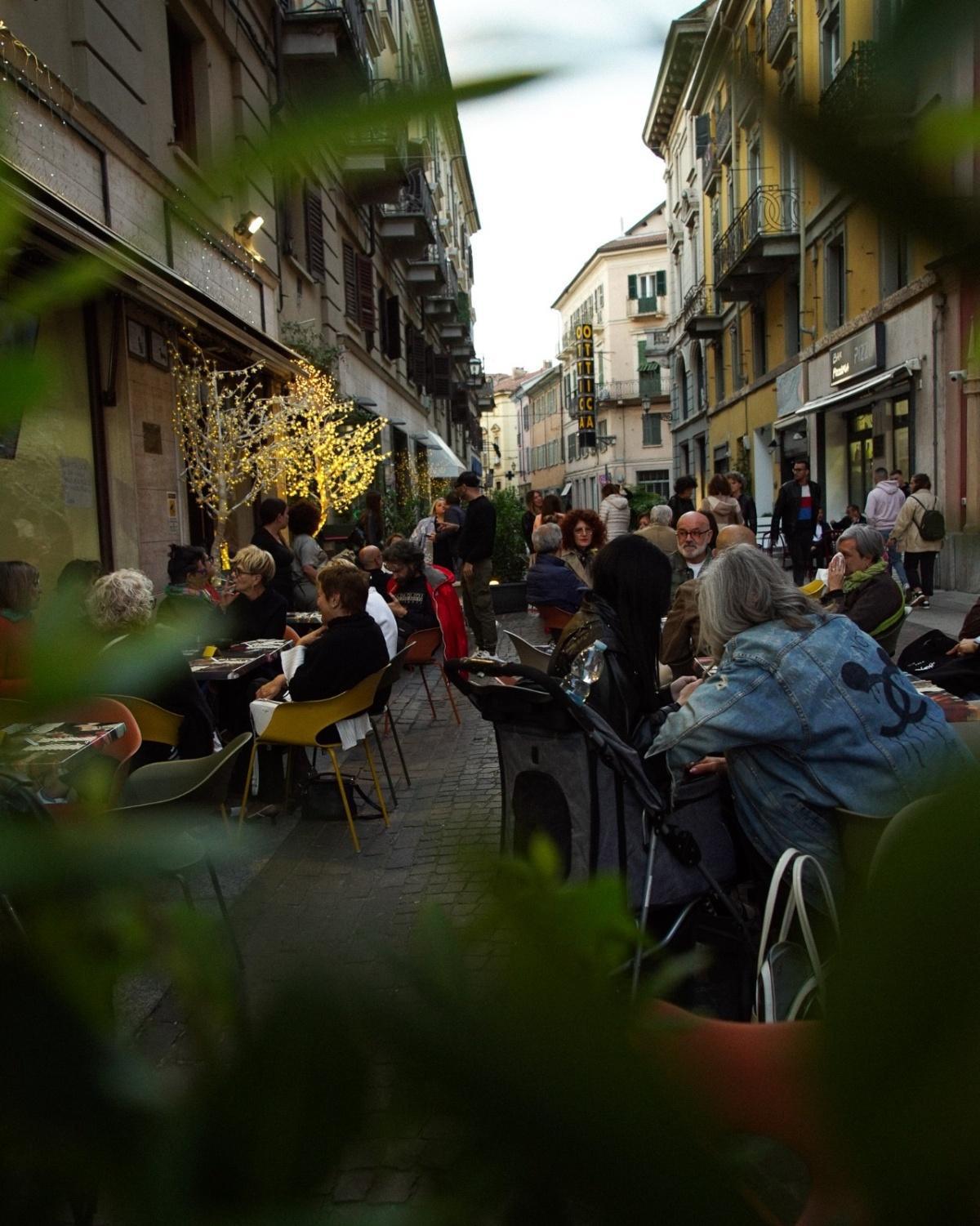 CAFFÈ DELLA SINA il Week End in centro Città CAFFÈ DELLA SINA il Week End in centro Città