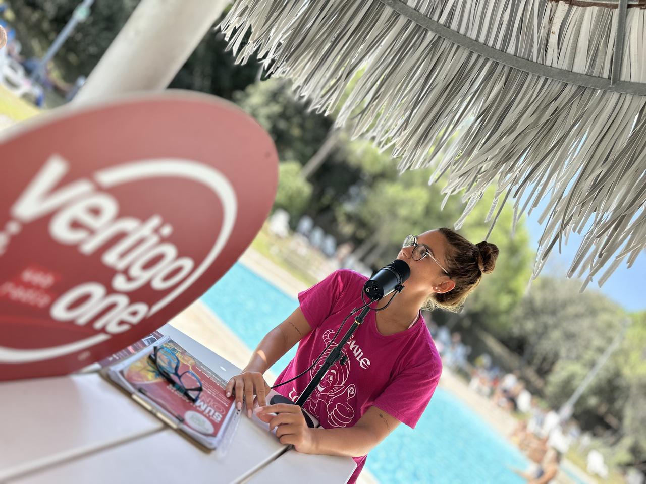 LAURETTA - Live al Beach Bar SABBIADORO - Lignano Sabbiadoro