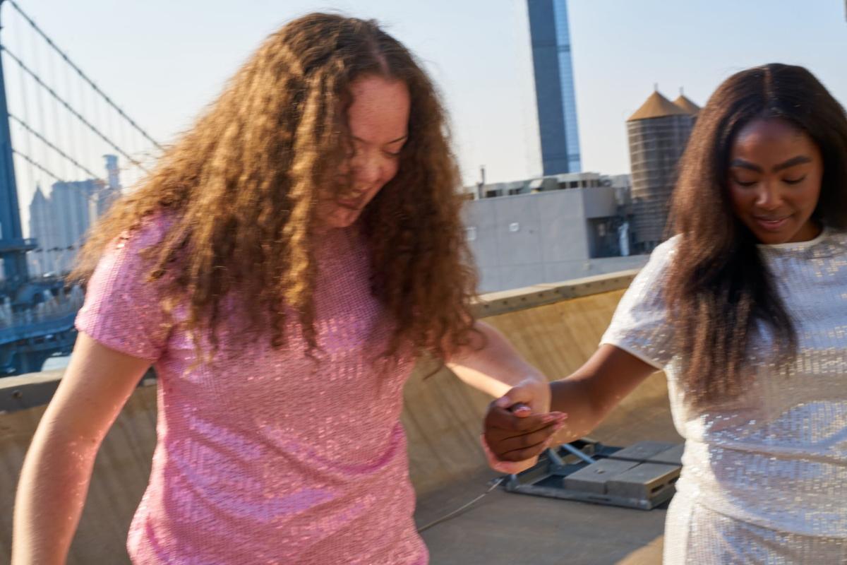 SOCIAL WALL COMMUNITY SOCIAL WALL COMMUNITY